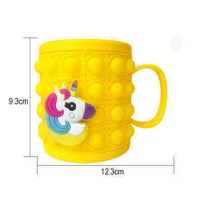 Sicher und effizient Baby Fütterung Silikon abnehmbare Cartoon Becher Schnürchen Kinder Liebe Zahnbürste Becher