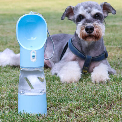MHC 3-in-1 umweltfreundliche tragbare Haustier-Trinkwasserflasche mit Futterbehälter für Outdoor-Reisen, lebensmittelechtes Material für Hunde